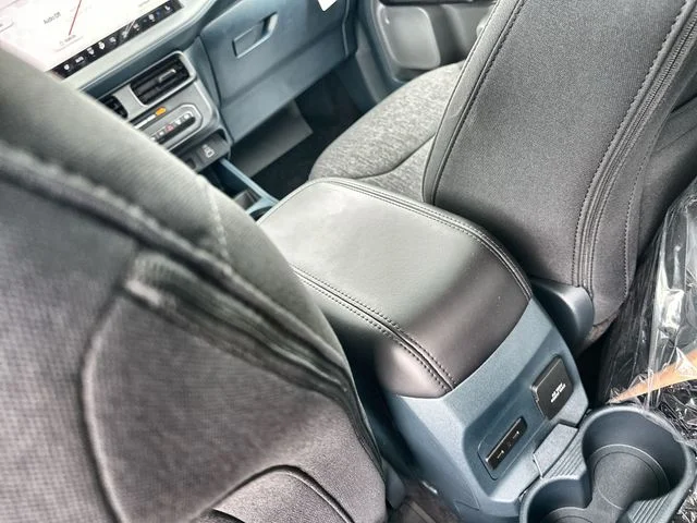 New 2026 Space White Metallic Ford XLT image 25