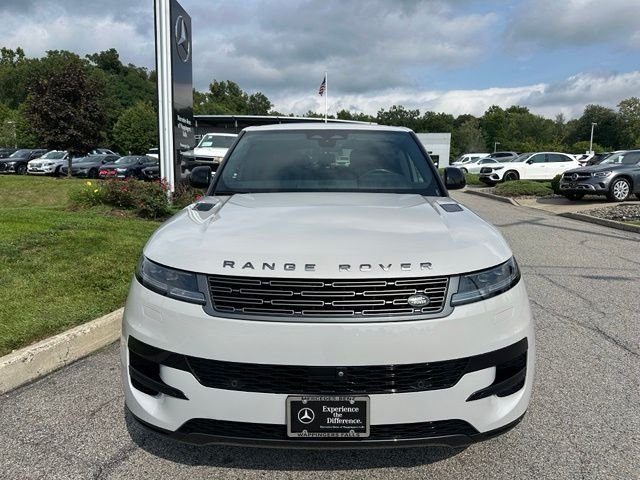 Used 2024 White Land Rover SE image 7