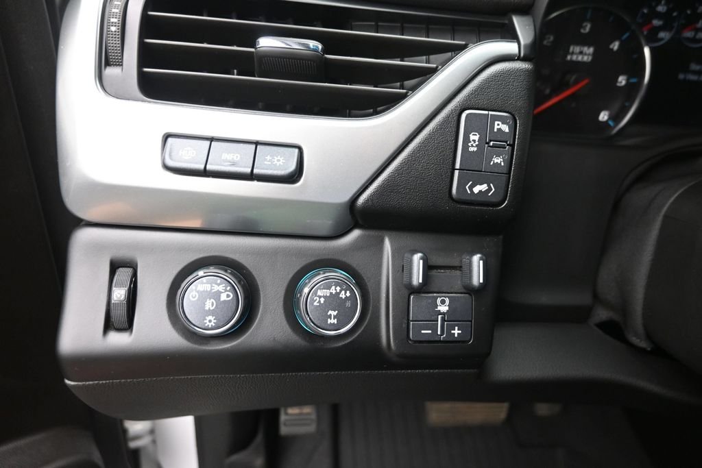 Used 2020 White Chevrolet Premier image 21