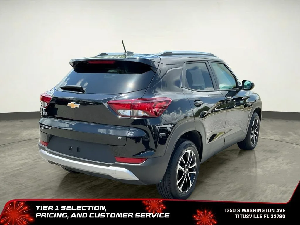 Used 2025 Mosaic Black Metallic Chevrolet LT image 7