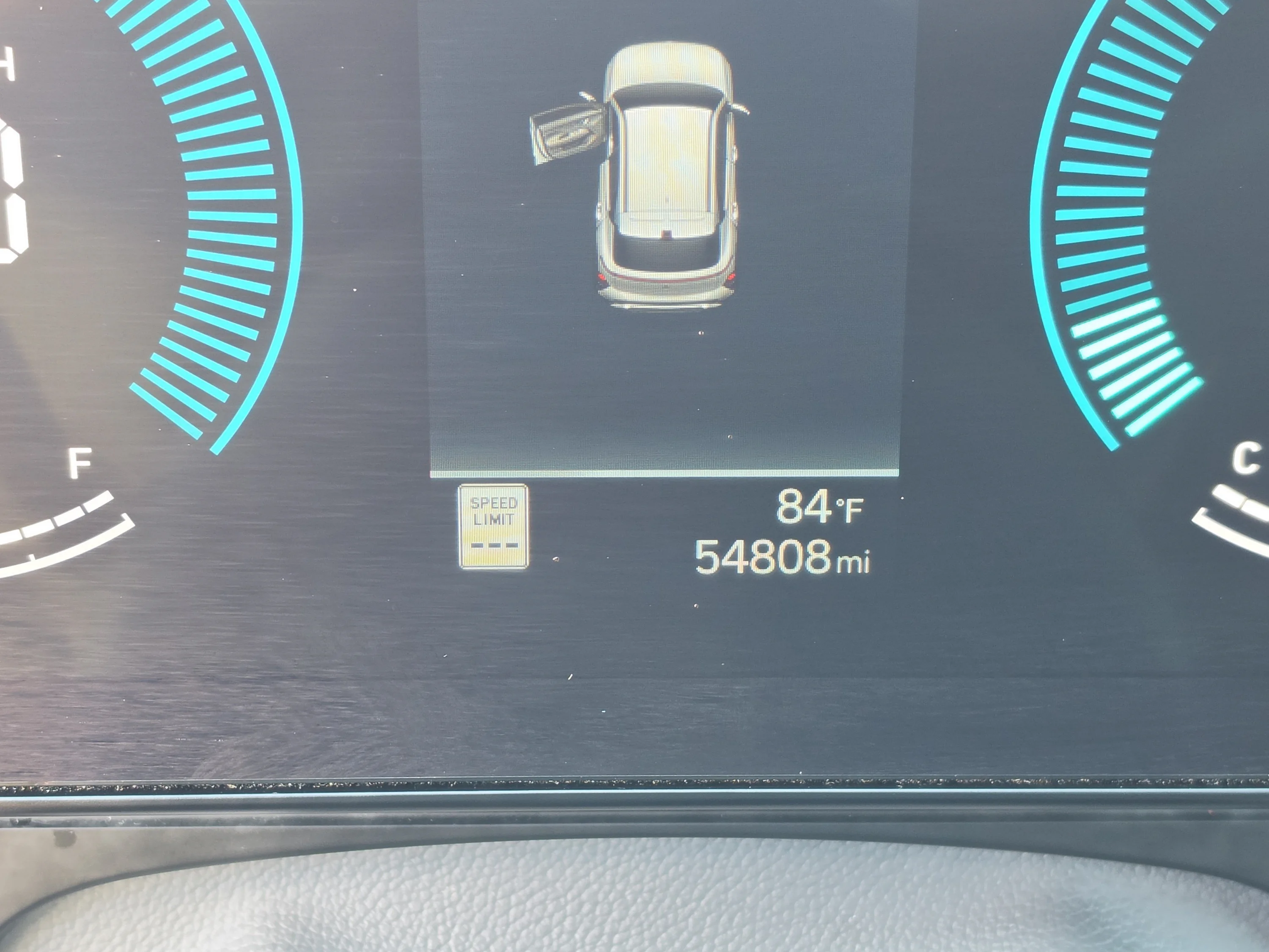 Used 2024 Neoteric Yellow Hyundai SEL image 35