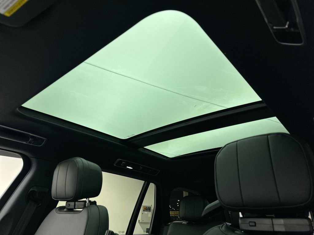 New 2026 Carpathian Gray Premium Metallic Land Rover SE image 19