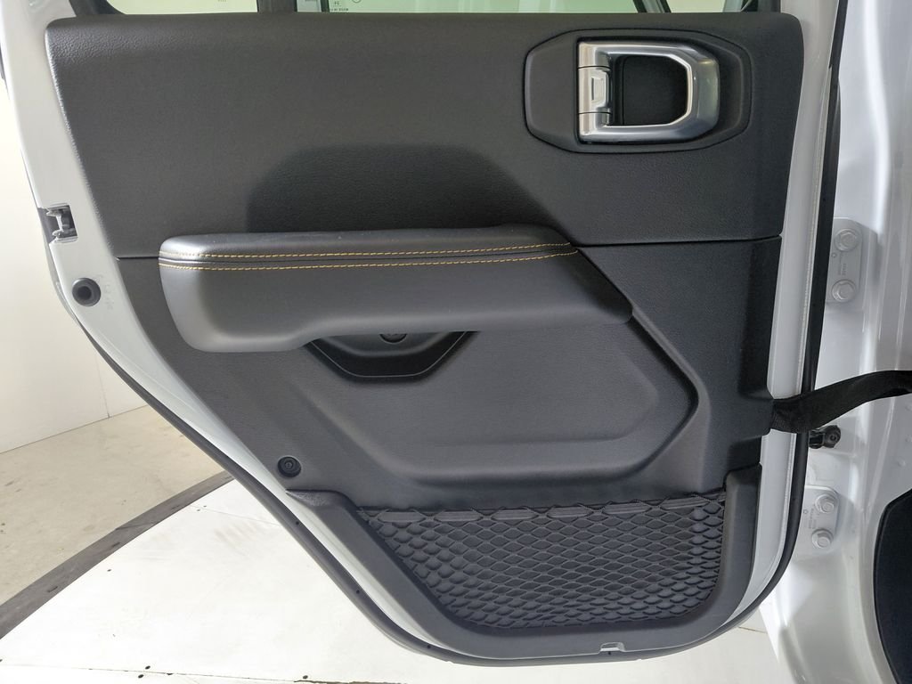 Certified Used 2025 White/off-white Jeep Sahara image 13