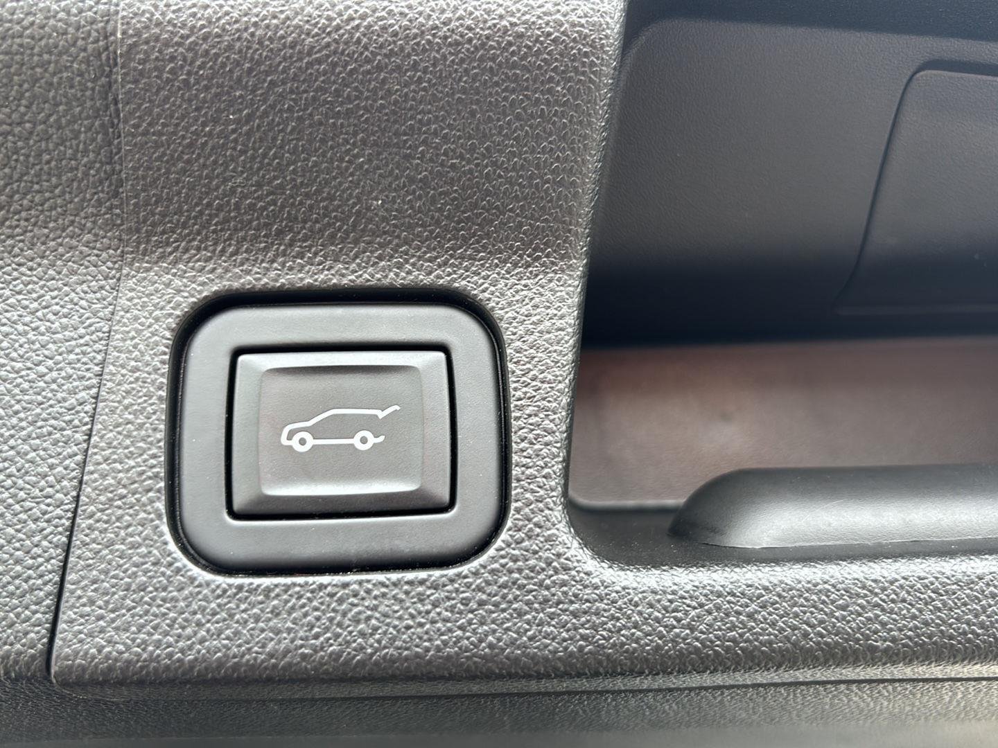 Used 2023 Summit White GMC AT4 image 35