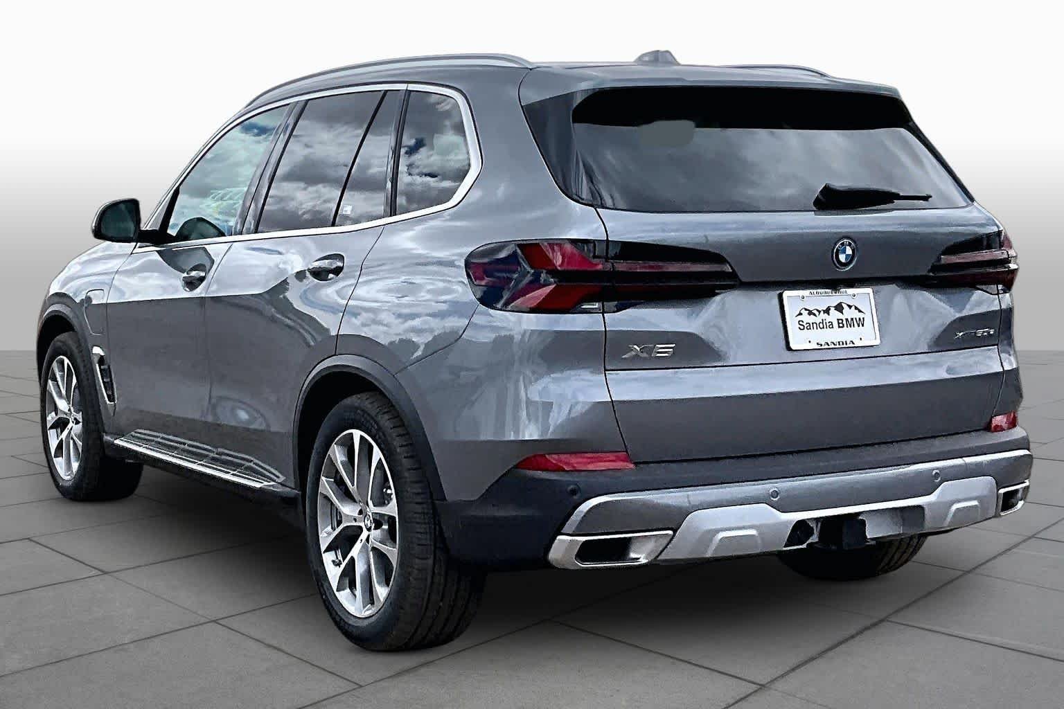 New 2026 Skyscraper Grey Metallic BMW xDrive50e image 12