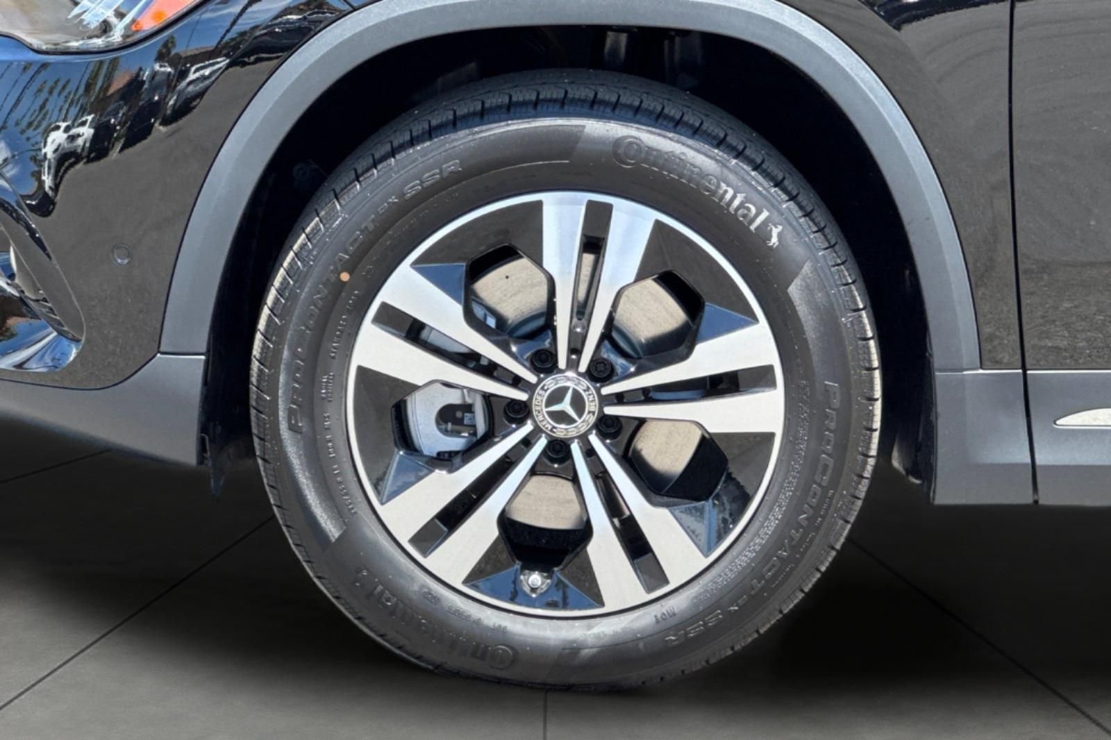 New 2026 Night Black Mercedes-Benz GLA 250 image 3