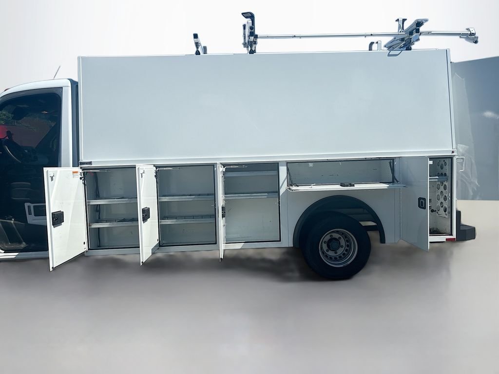Used 2020  Mercedes-Benz Standard Roof V6 image 10