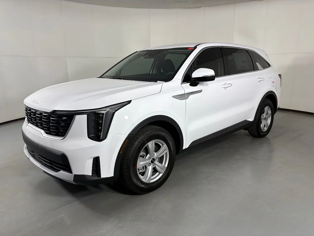 New 2026 Glacial White Pearl Kia LX image 4