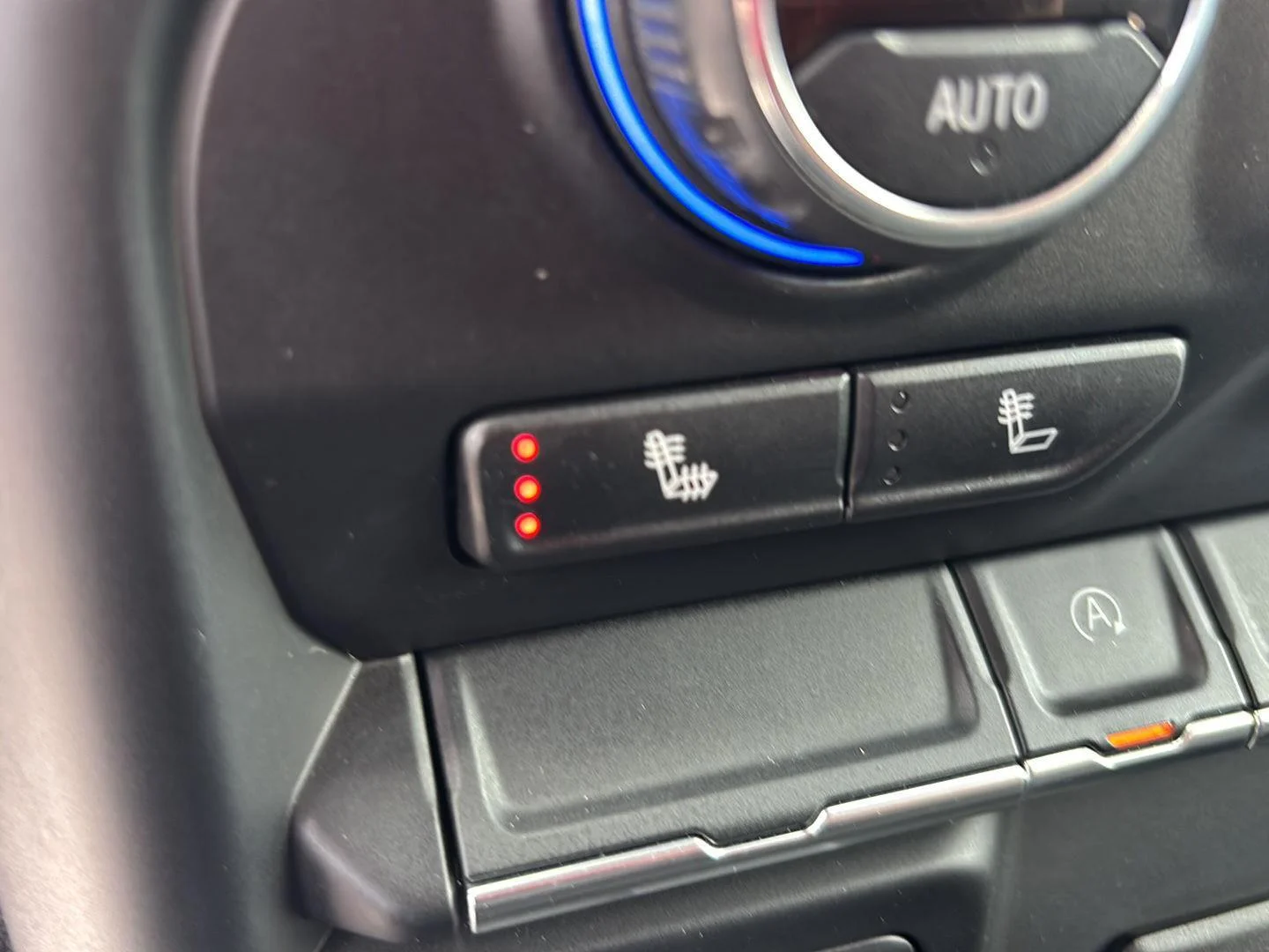Used 2019 Silver Ice Metallic Chevrolet LT image 24