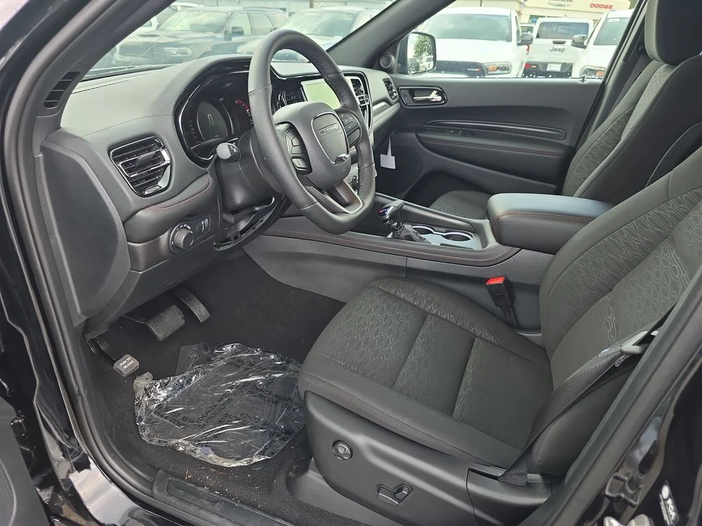 New 2026 Diamond Black Clear-Coat Exterior Paint Dodge GT image 10