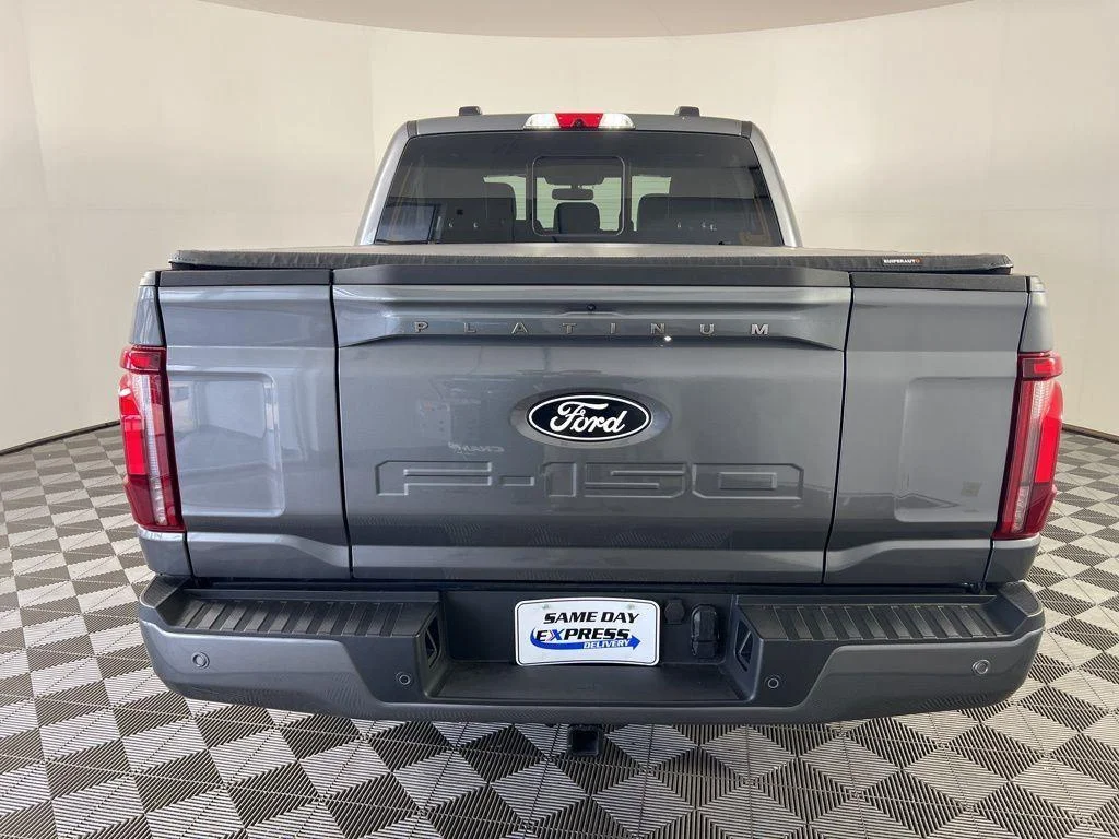 Used 2025 Gray Metallic Ford Platinum image 26