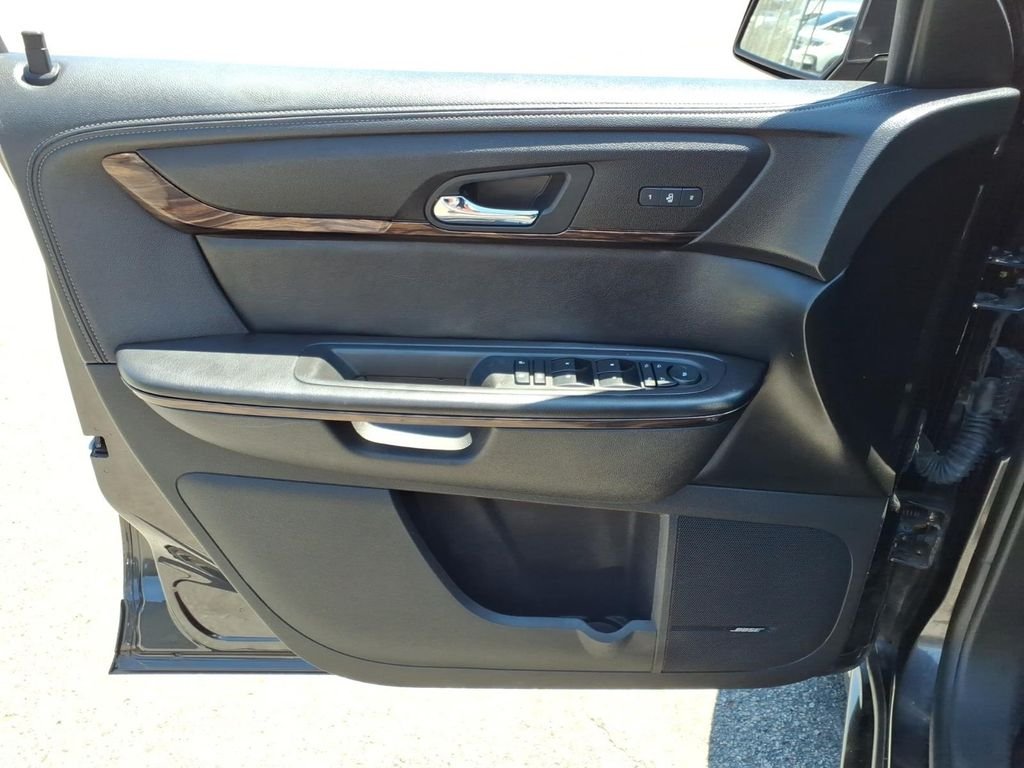 Used 2014 Iridium Metallic GMC Denali image 10