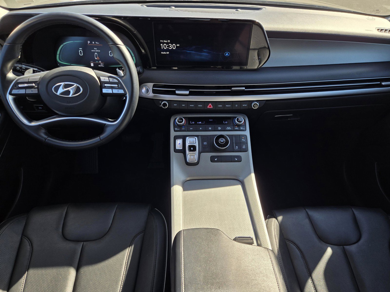 Used 2025 Moonlight Cloud Hyundai SEL image 12