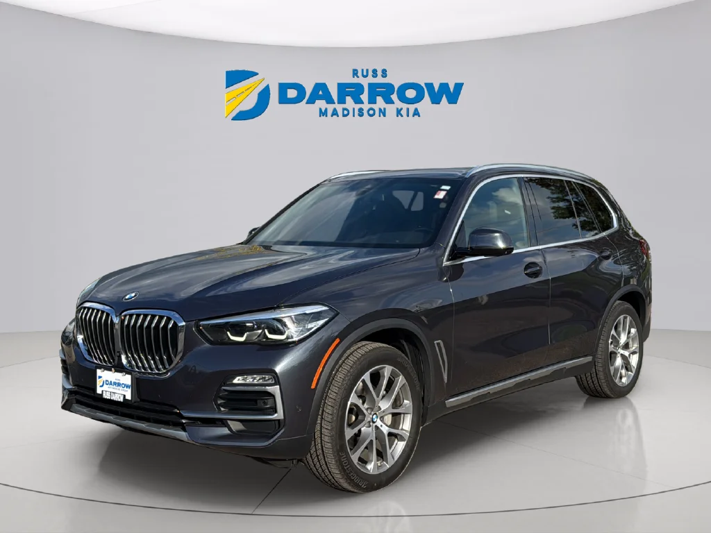 Used 2019 Arctic Gray Metallic BMW xDrive40i image 1