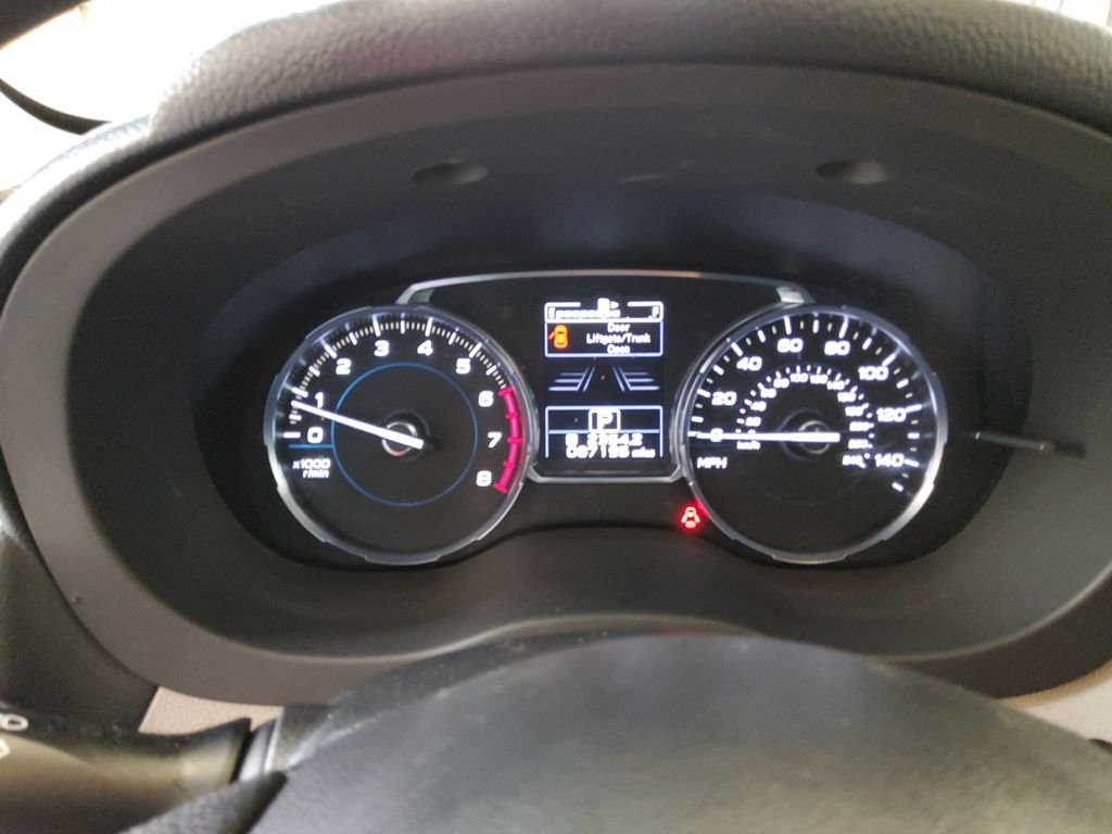 Used 2018 Gray Subaru 2.5i Premium image 10