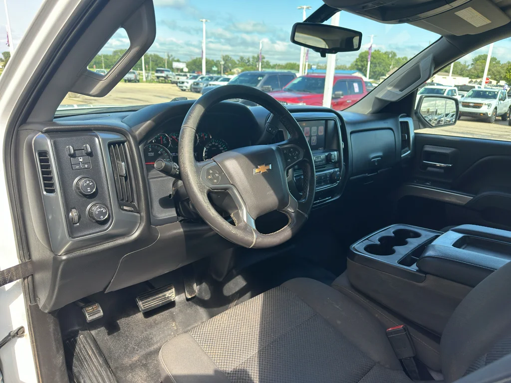 Used 2016 Summit White Chevrolet LT image 2
