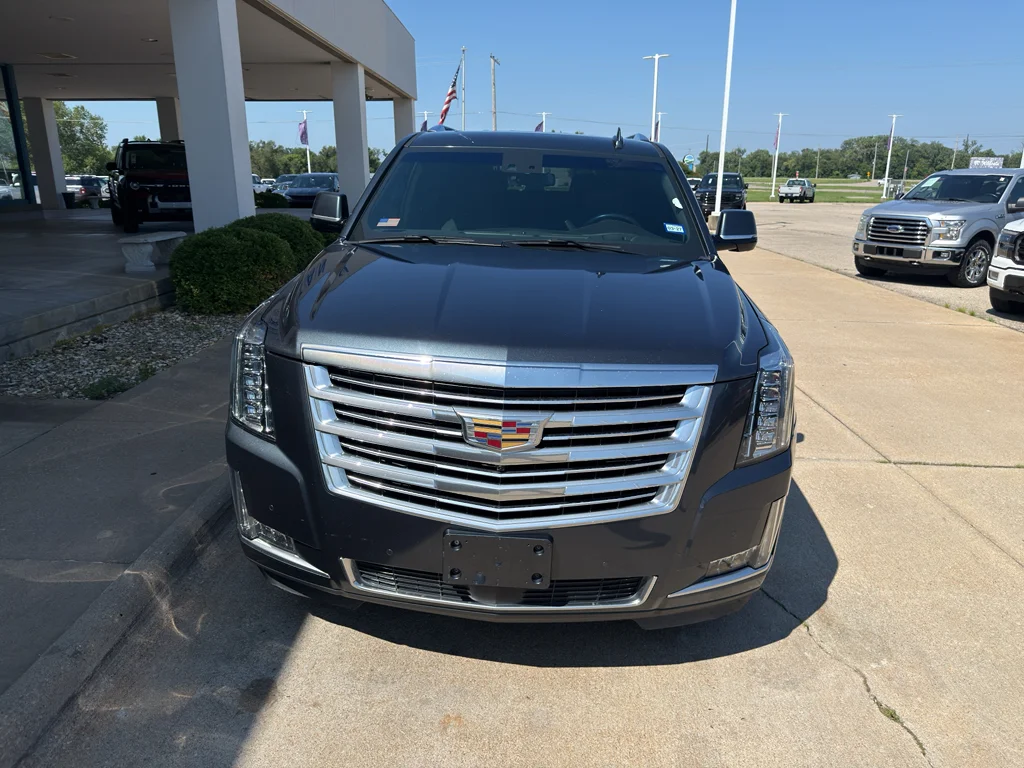 Used 2019 Shadow Metallic Cadillac Platinum image 18
