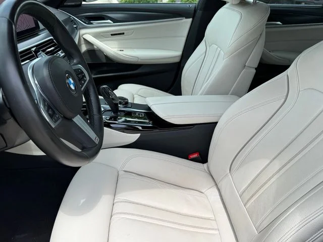Used 2023 Black BMW M550i xDrive image 10