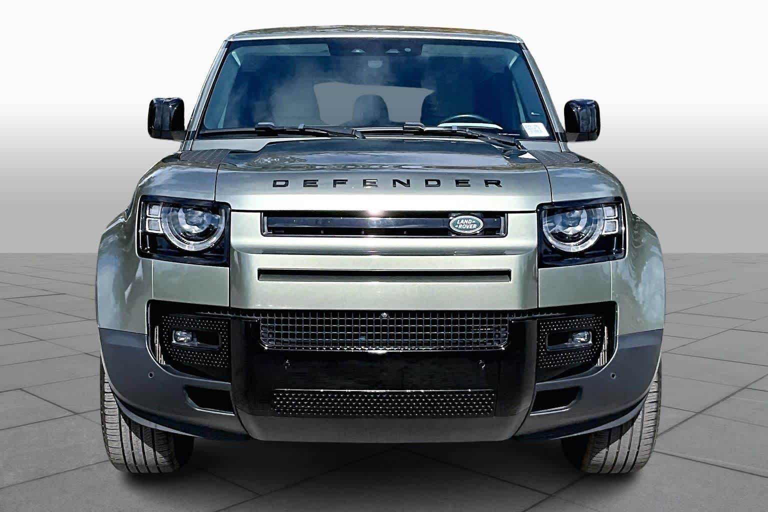 Used 2023 Pangea Green Metallic Land Rover SE image 4