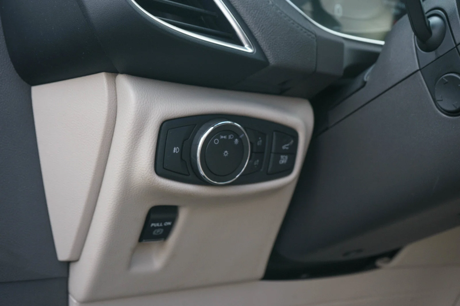 Used 2020 White Lincoln Reserve image 23