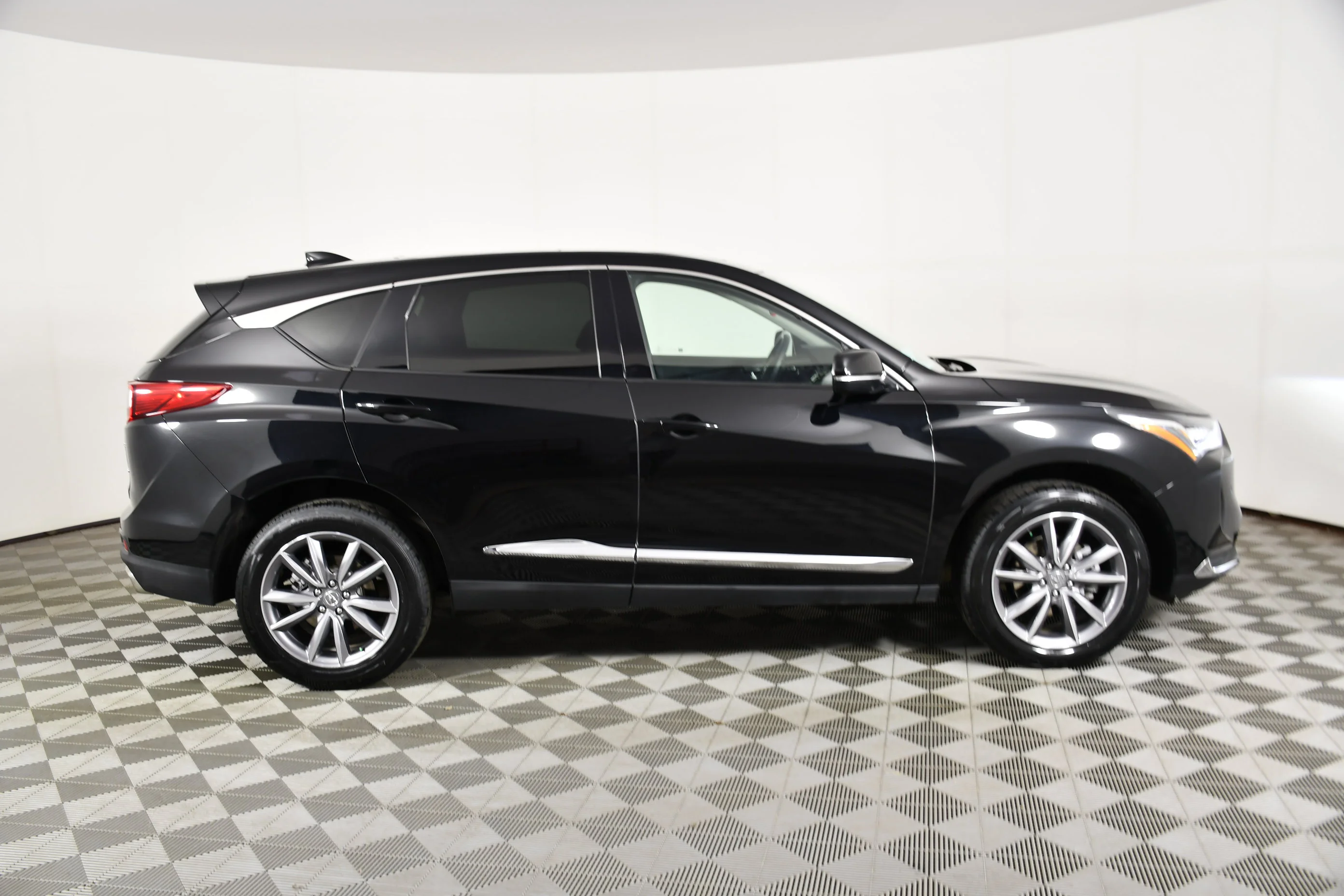 Certified Used 2024 Majestic Black Pearl Acura w/Technology Package image 5