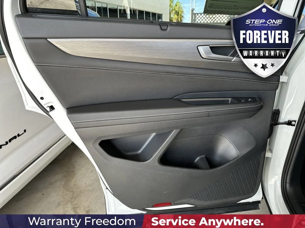 Used 2025  Volkswagen 2.0T SE w/Technology image 29