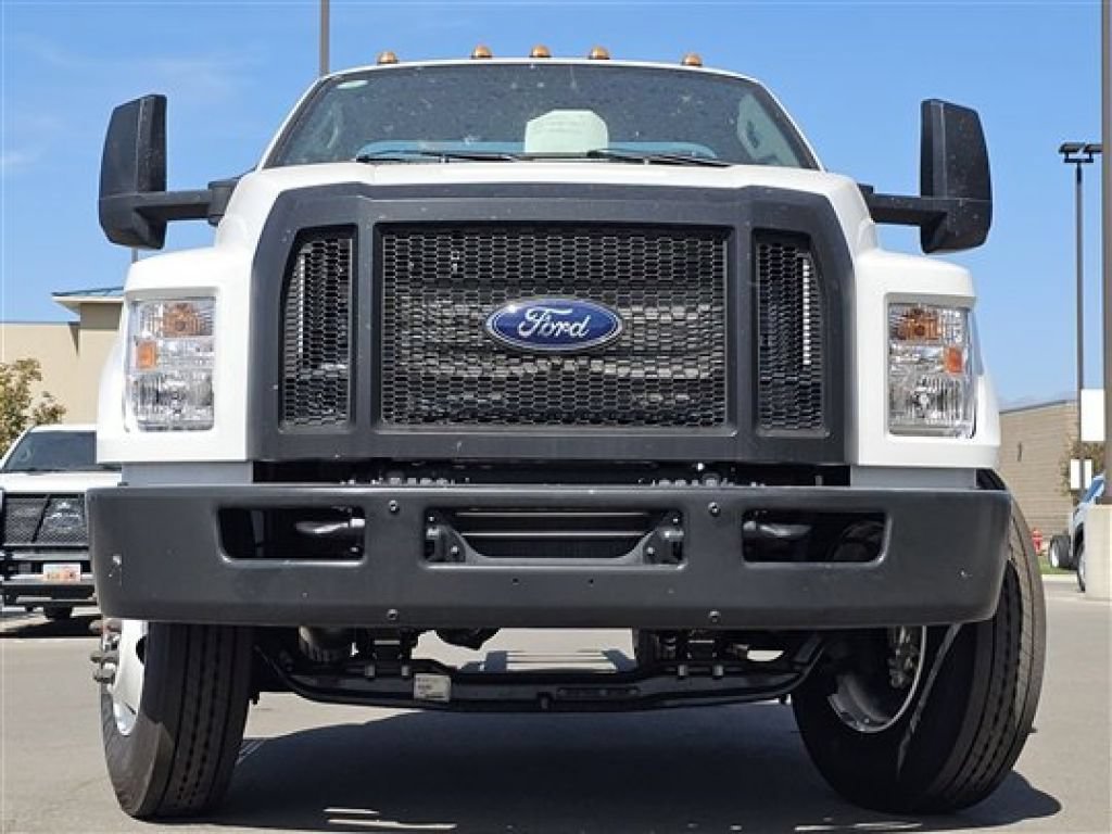 New 2025 Oxford White Ford Base image 3