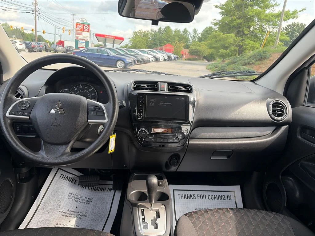 Used 2024 Silver Mitsubishi ES image 12