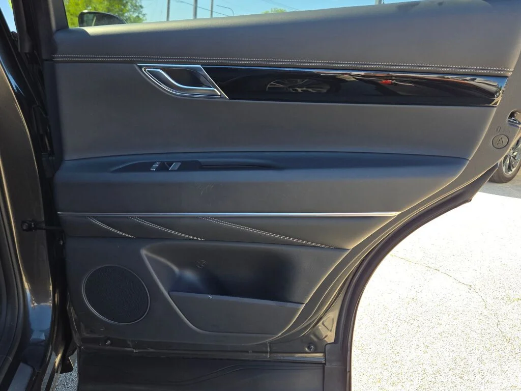 Used 2025 Gray Genesis 2.5T image 11