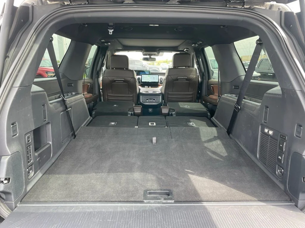 Used 2025 Black Metallic Ford King Ranch image 42