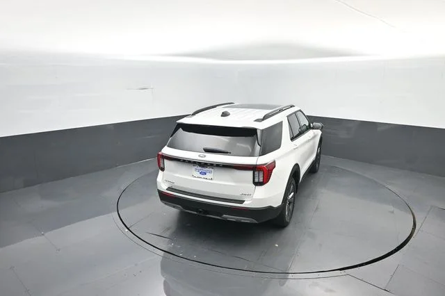New 2026 Star White Metallic Tri-Coat Ford Active image 28
