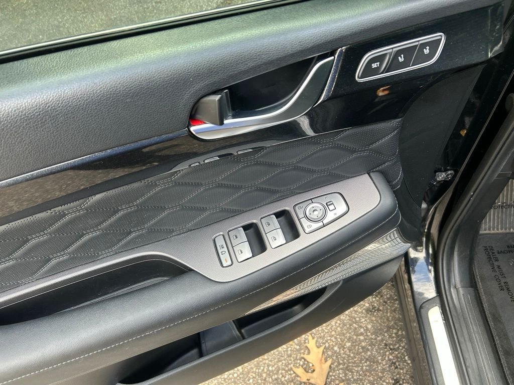 Used 2021 Black Hyundai Calligraphy image 14