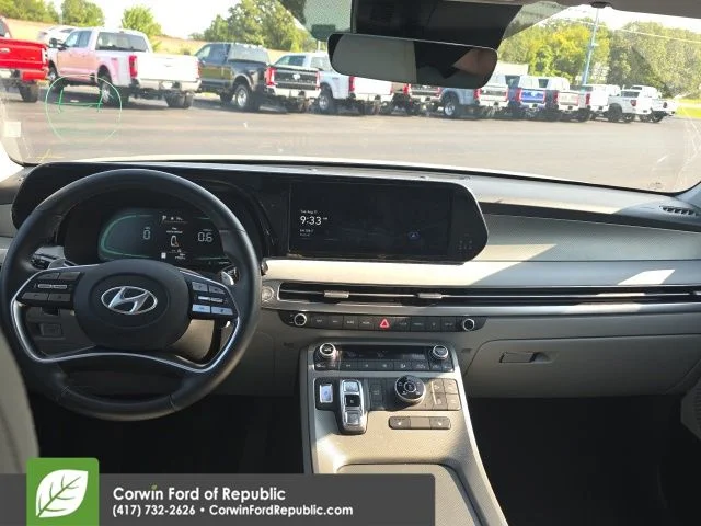 Used 2025 Abyss Black Pearl Hyundai SEL image 19