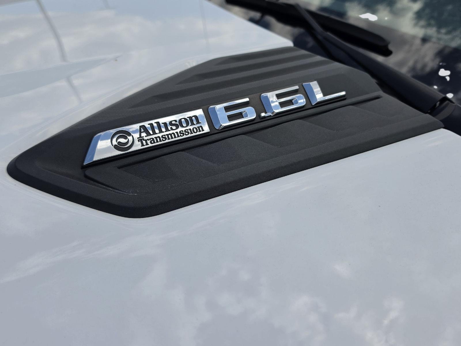 Used 2024 Summit White Chevrolet Custom image 26
