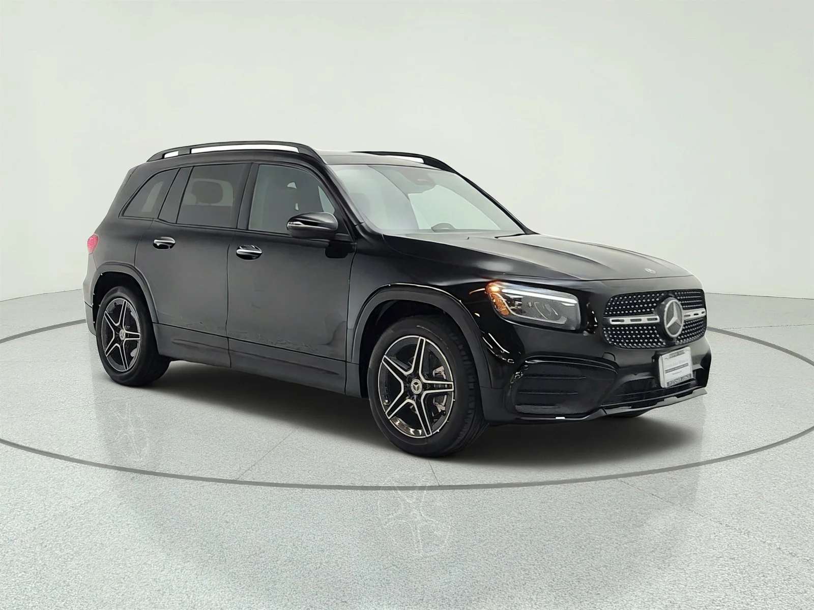 Used 2024 Night Black Mercedes-Benz GLB 250 SUV image 3