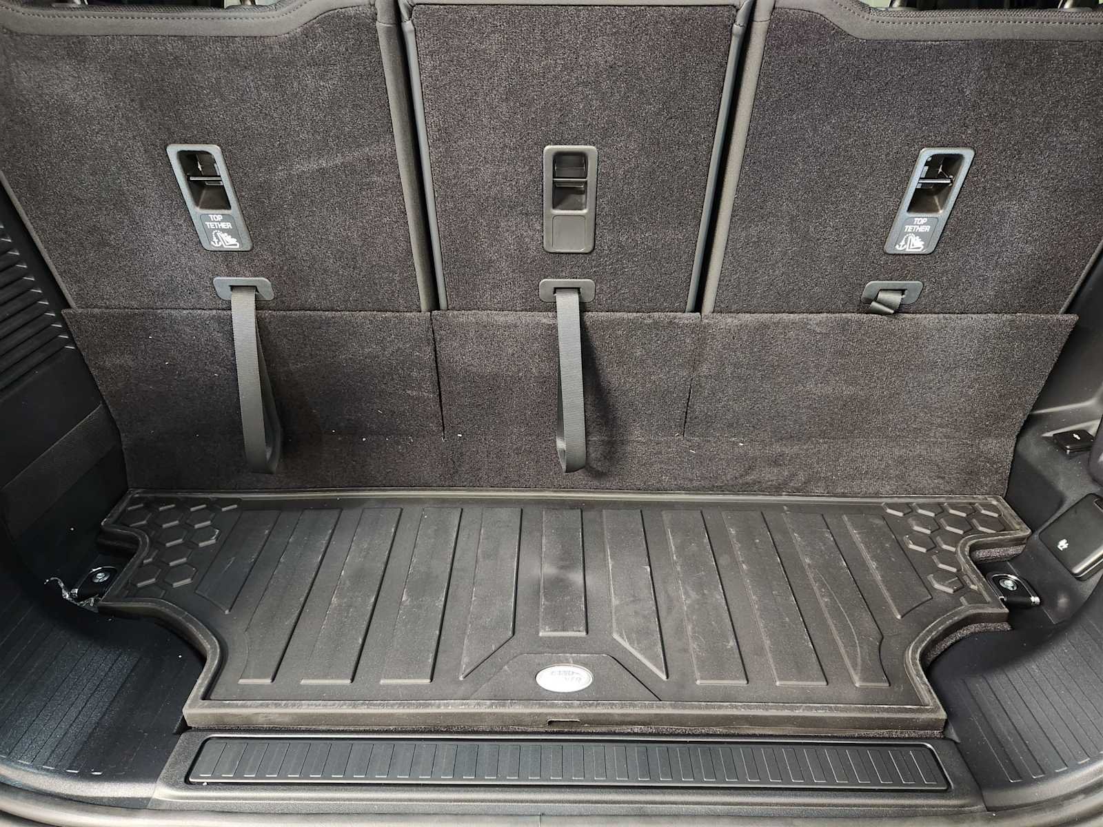 New 2026 Fuji White Land Rover V8 image 34