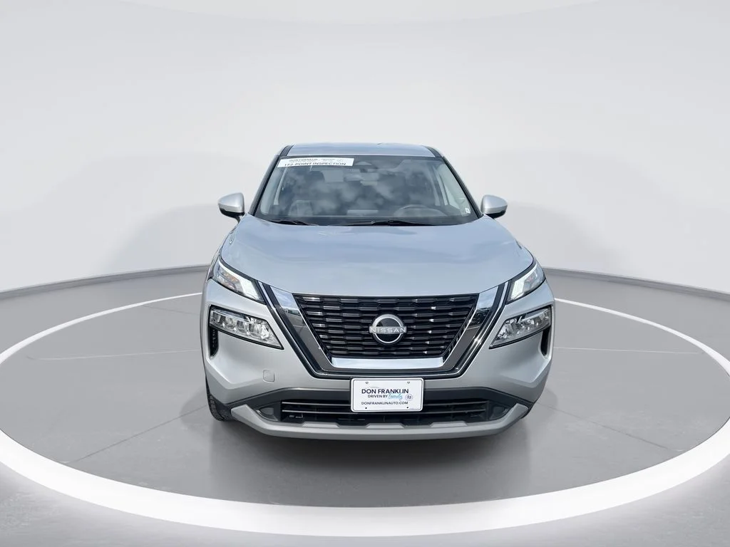 Used 2023 Silver Nissan SV image 3