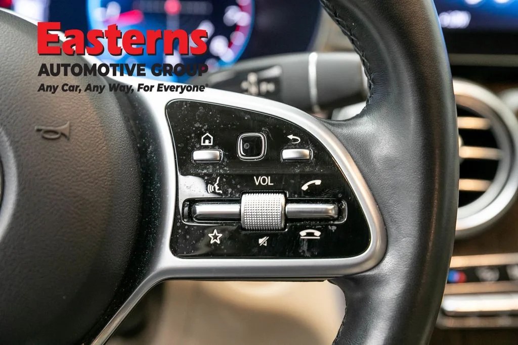 Used 2022 Black Mercedes-Benz GLC 300 image 17