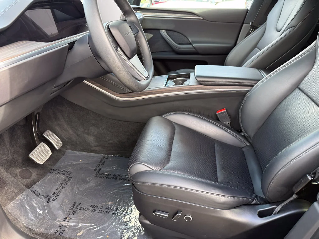 Used 2024  Tesla NA image 25