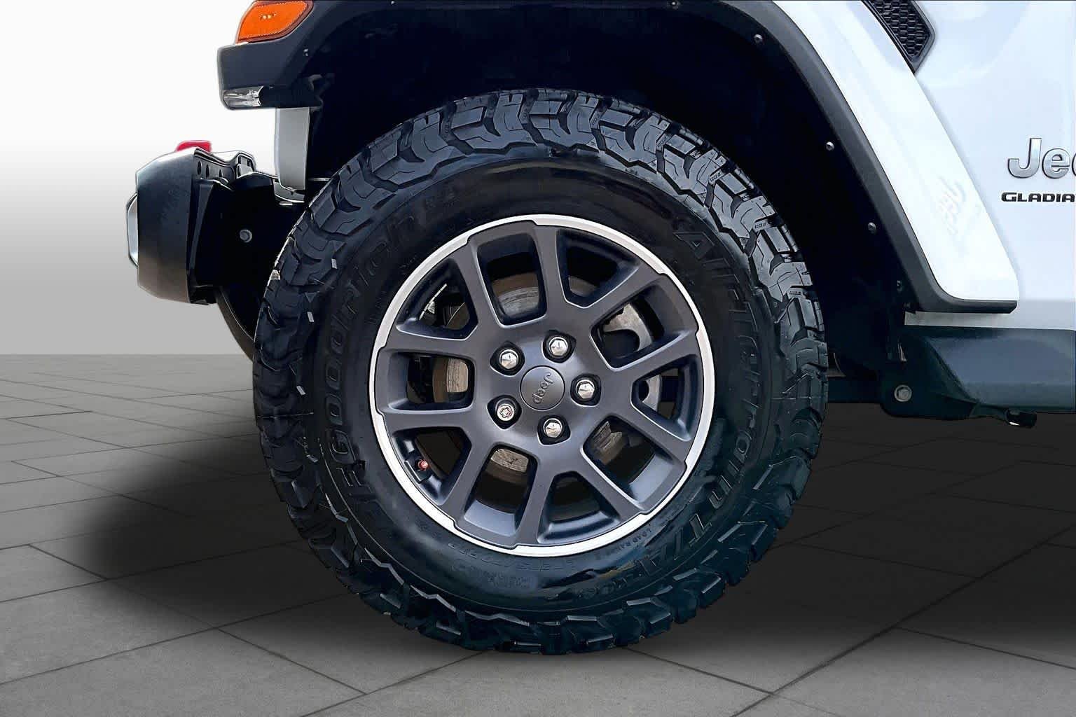 Used 2023 Bright White Clearcoat Jeep Overland image 10