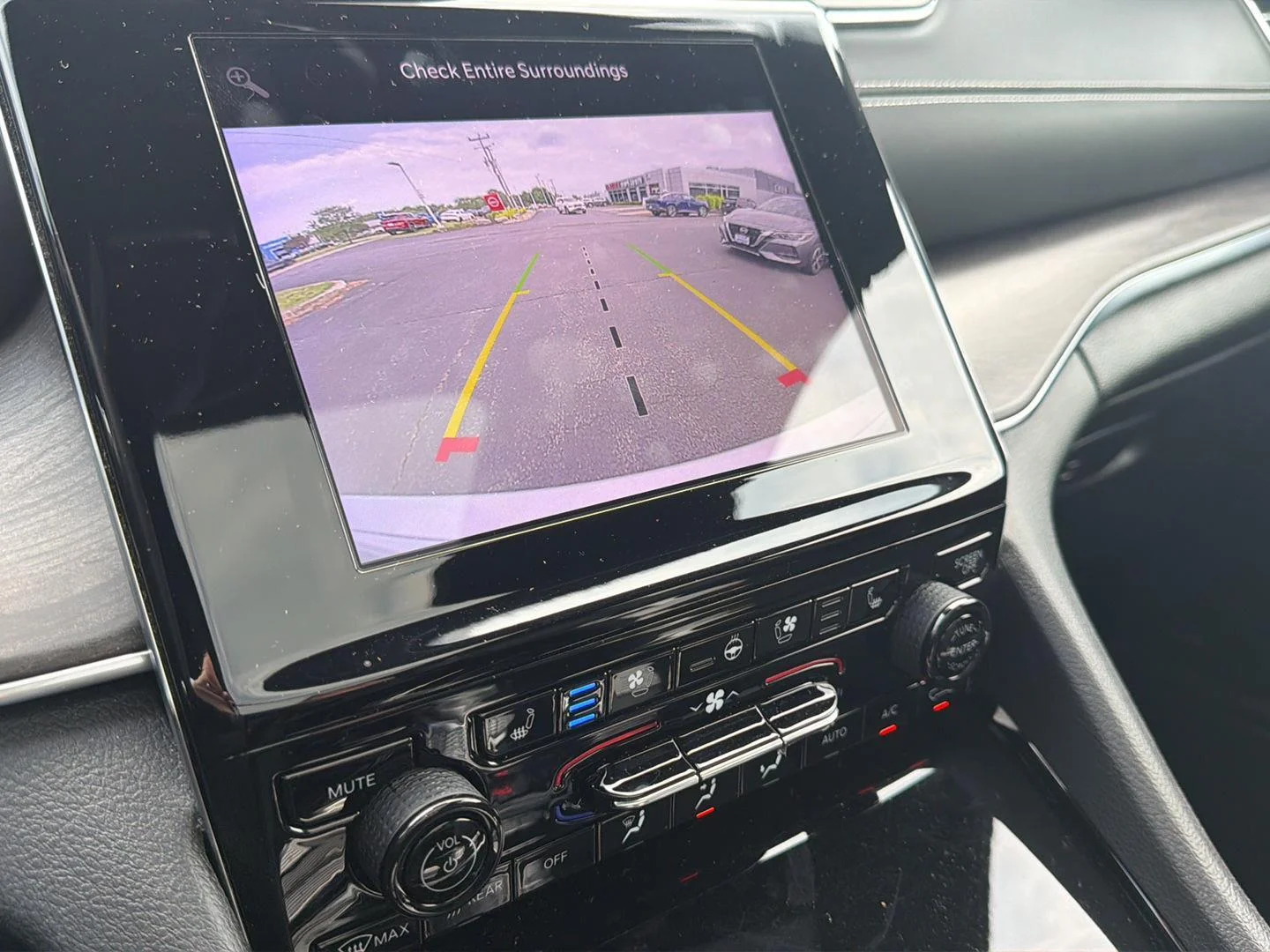 Used 2022 Silver Zynith Jeep Overland image 10