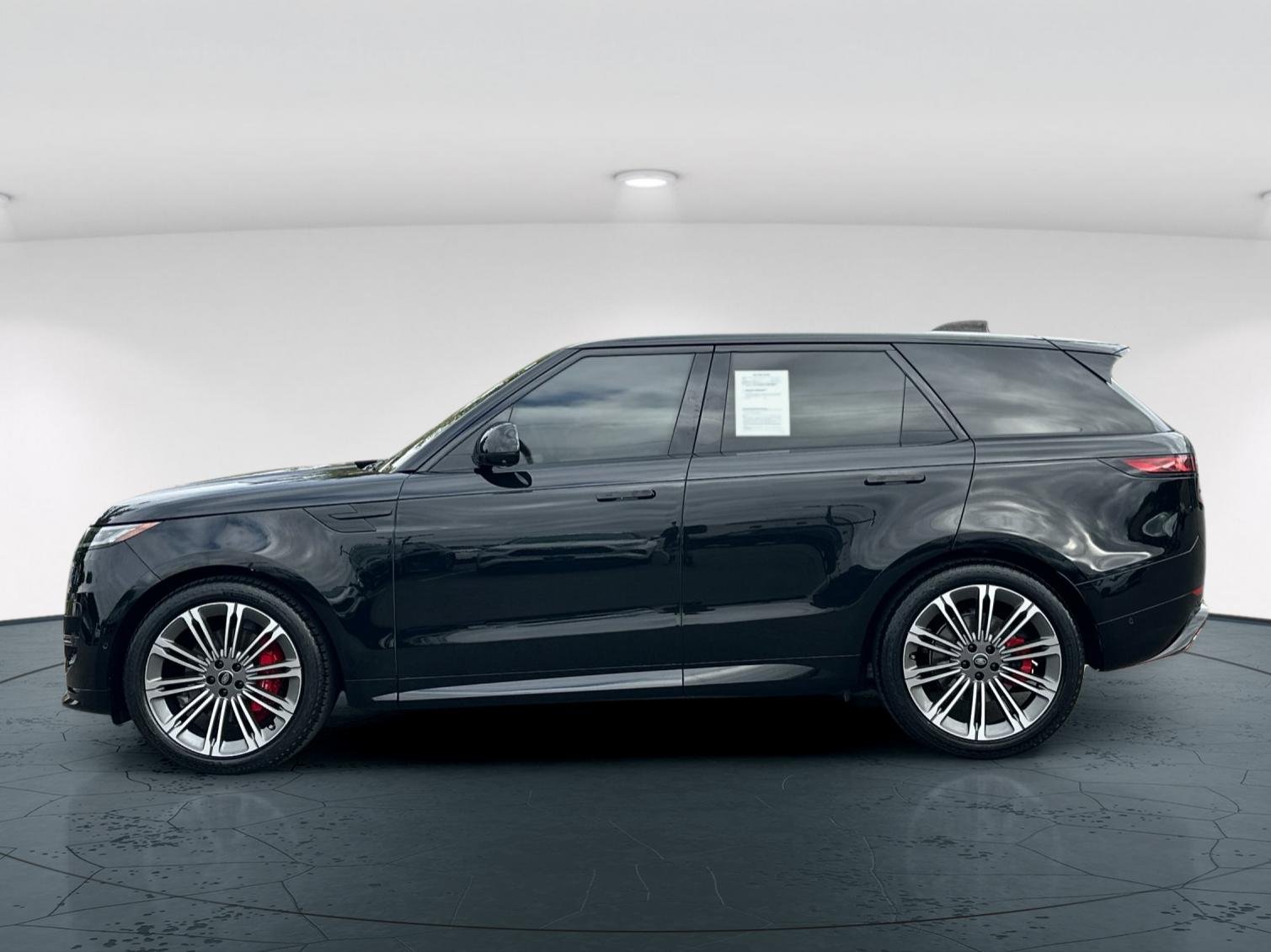 Used 2023 Santorini Black Metallic Land Rover SE Dynamic 4D Sport Utility image 3
