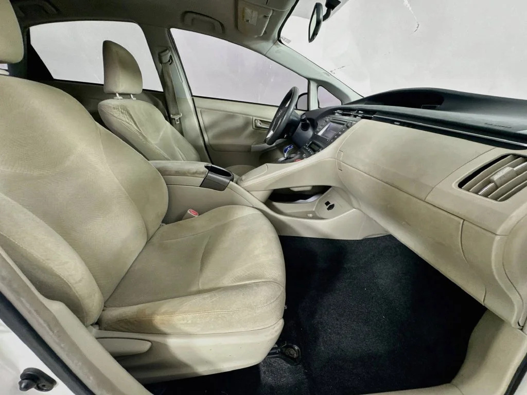 Used 2015 Blizzard Pearl Toyota Two image 32