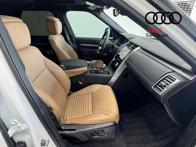 Used 2024 White Land Rover Dynamic SE image 28