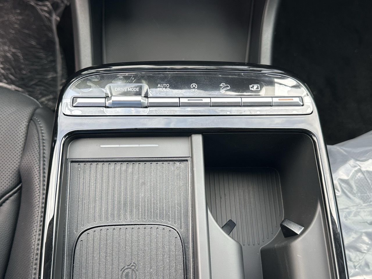 New 2026 Phantom Black Hyundai Limited image 30