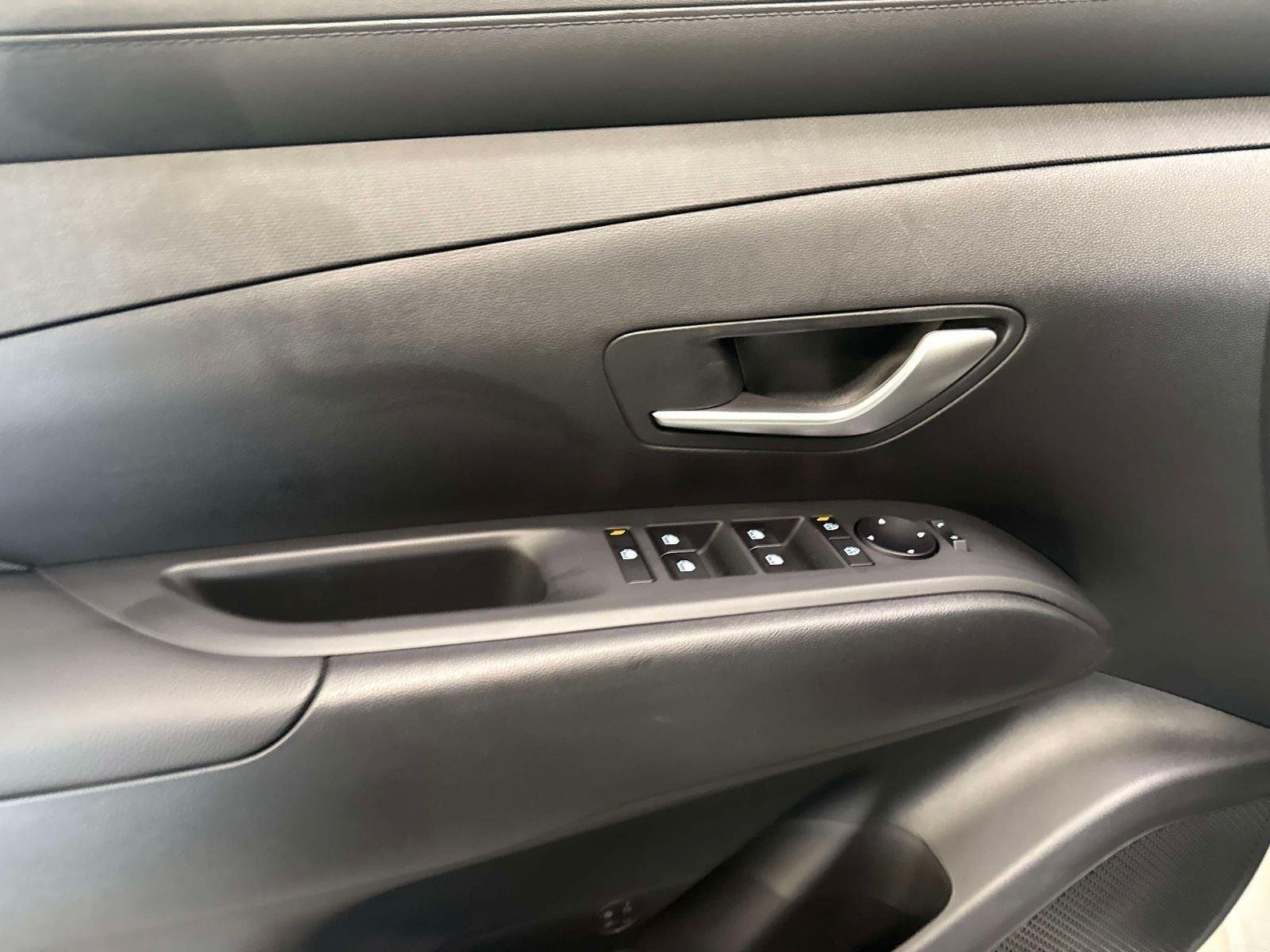 New 2025 Creamy White Pearl Hyundai SEL image 19