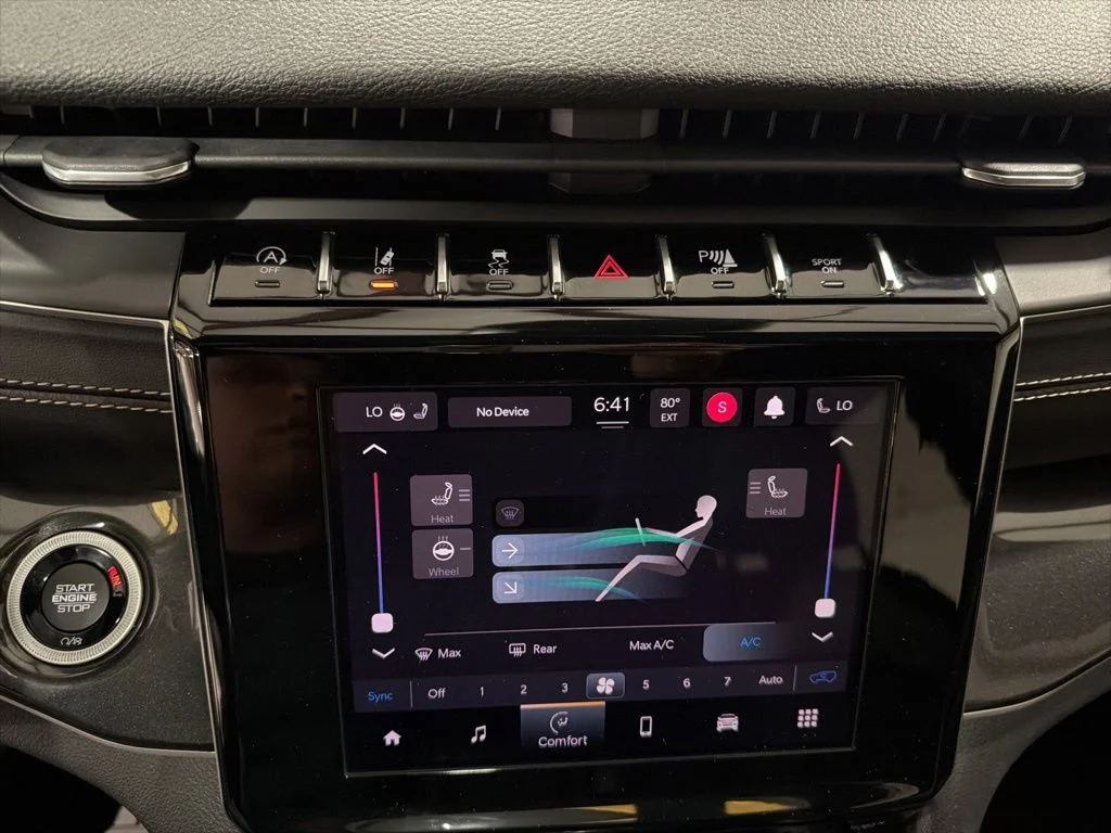 Used 2023 Gray Jeep Altitude X image 17
