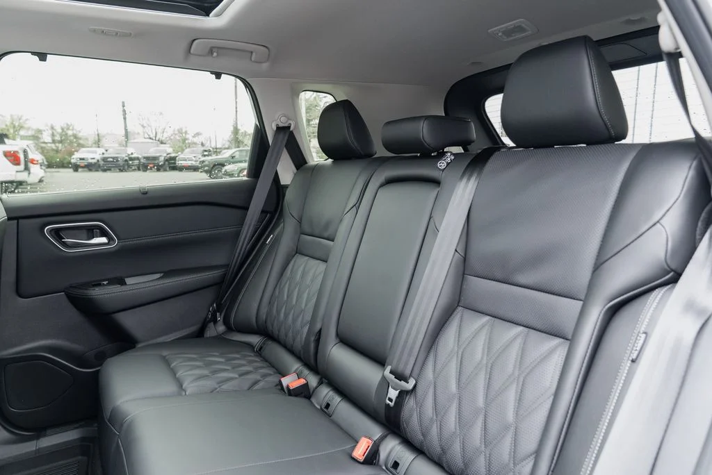 New 2026 Everest White Pearl TriCoat Nissan Platinum image 23