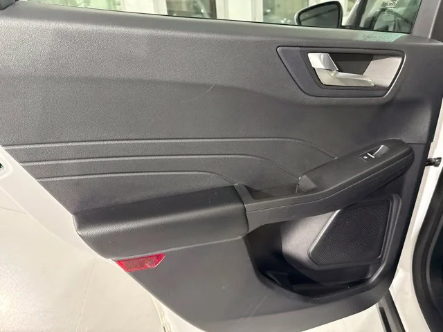 Used 2022 White Ford SEL image 18