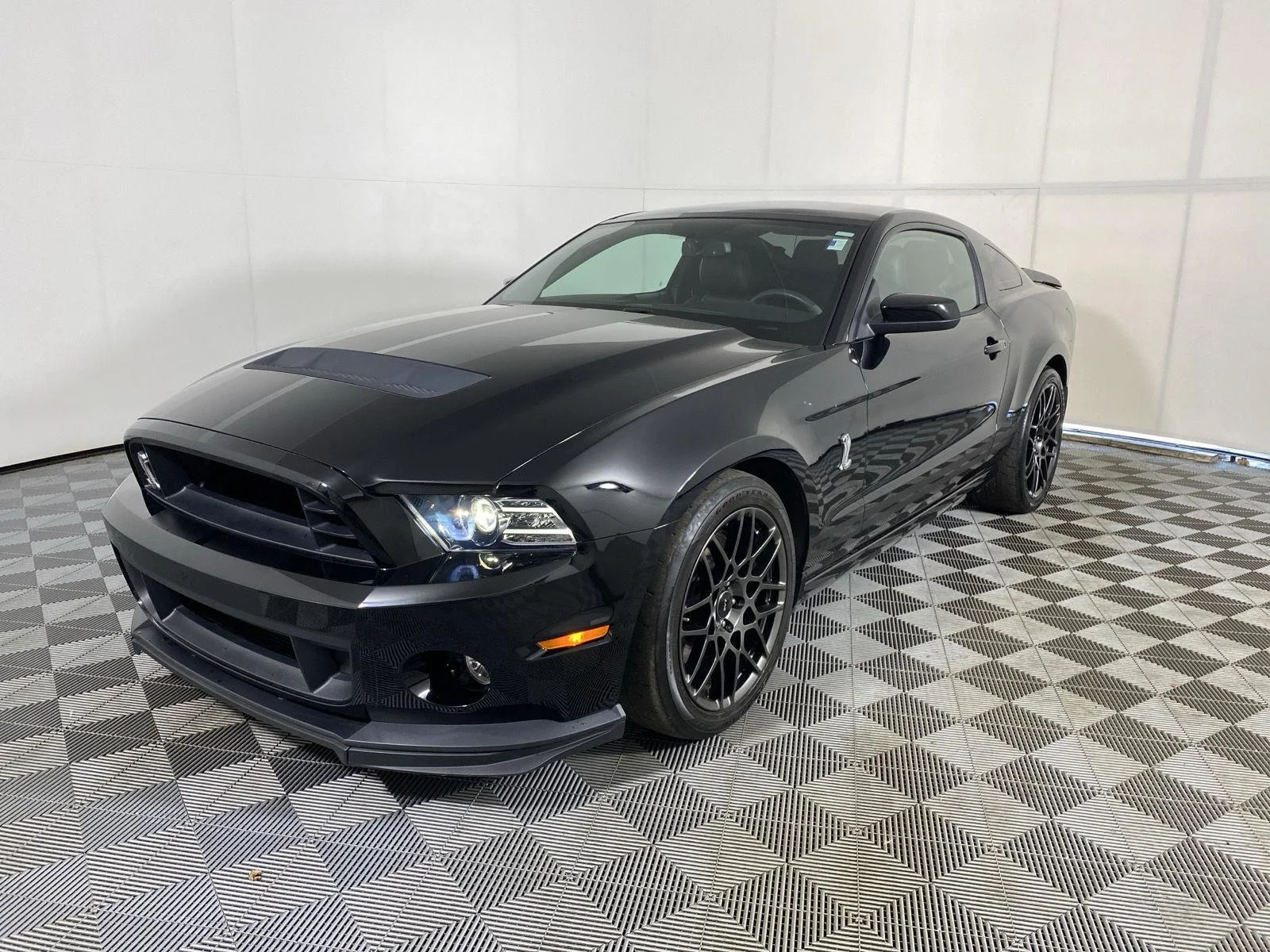 Used 2014 Black Ford Shelby GT500 image 8